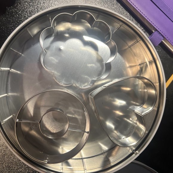 kate spade one smart cookie tin with 3 cookie cutters nwot *PLEASE READ* - Picture 10 of 11